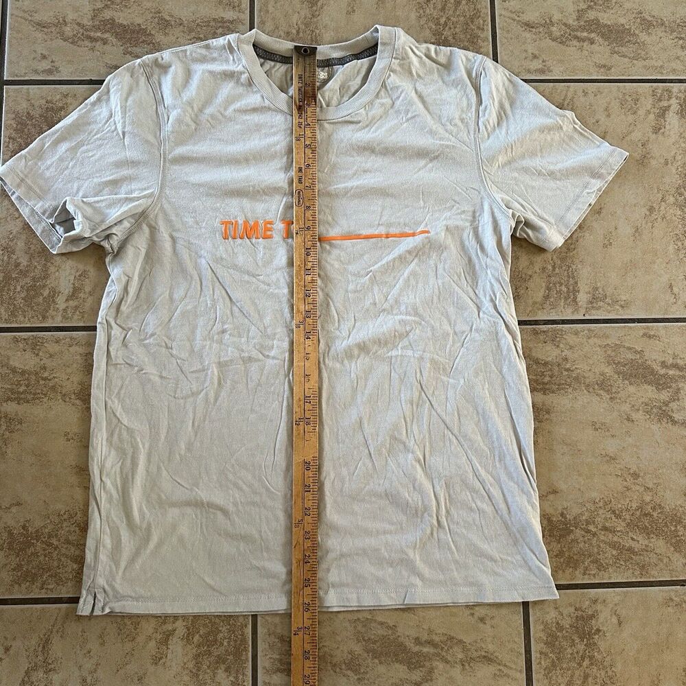 Hoka One One Men's T-Shirt Size Medium Crewneck‎ Gray Sports Athletic Time To… - Picture 4 of 7